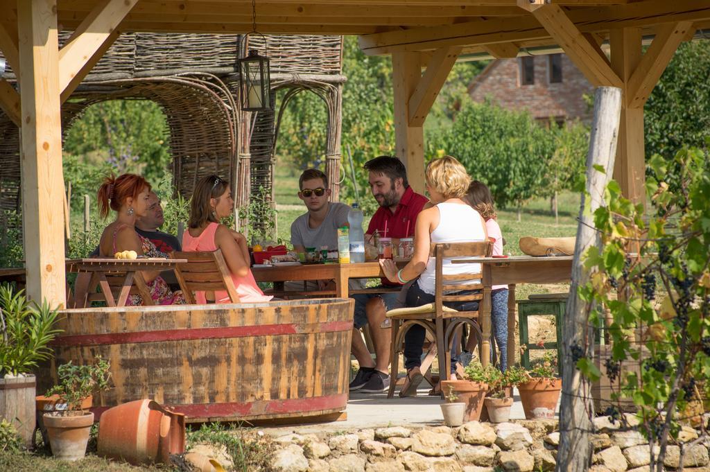 Edenkert Vendeghazak Hotel Pecsvarad Luaran gambar